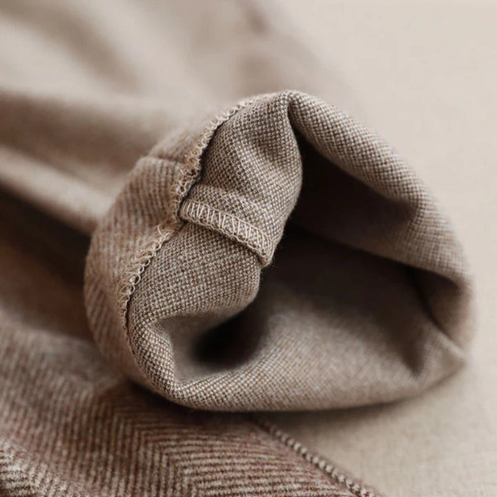 Modern men's slim fit tailored ankle pants, ideal for sleek spring fashion and refined casual wear.