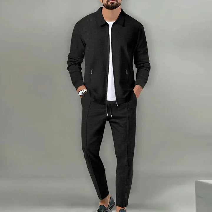 Men's slim fit two-piece suit with blazer & trousers, ideal for business, weddings, and formal events.