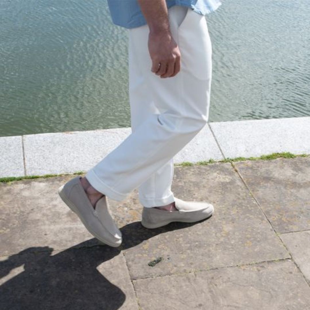 Top-down view of men's round toe slip-on casual loafers, offering everyday versatility.