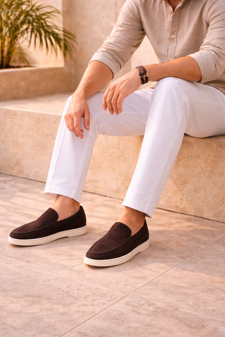 Easy-wear men's slip-on loafers. Minimalist design offers smart casual comfort, perfect for daily men's fashion.