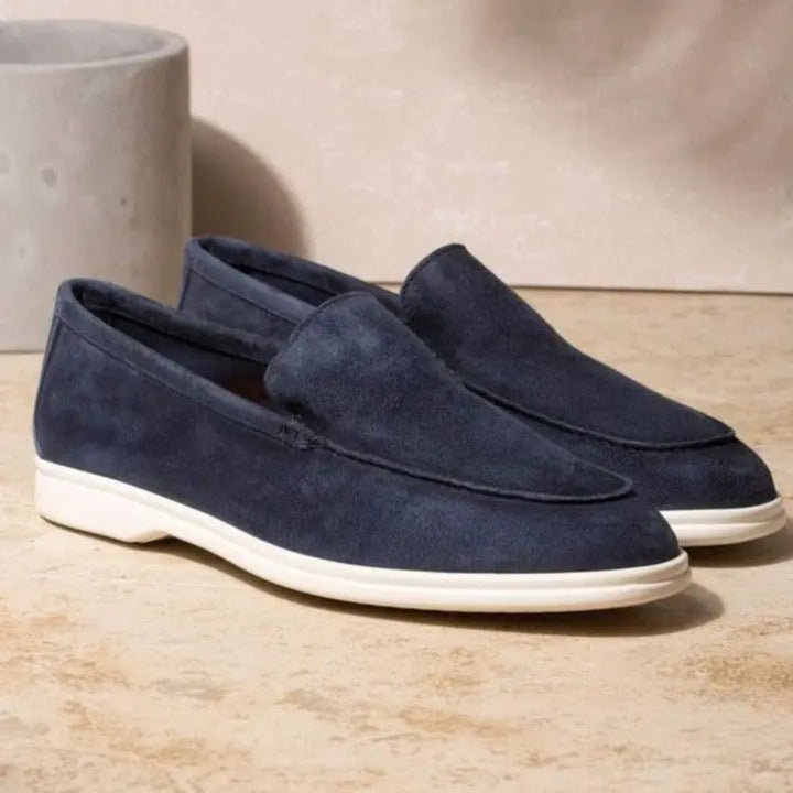 Men's slip-on loafers: combining comfort, style, & memory foam for everyday use. Versatile footwear.