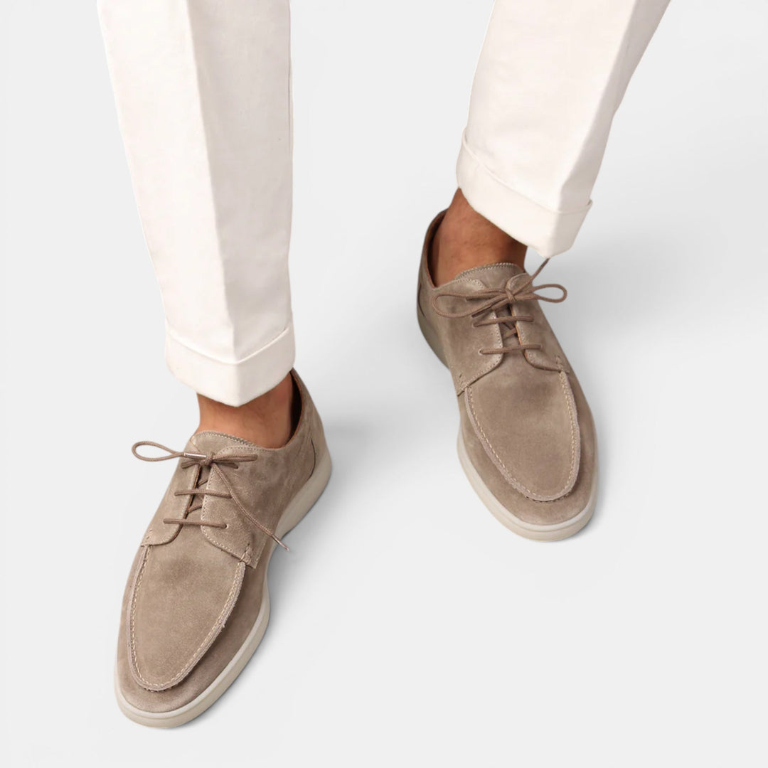 Modern men's smart casual loafers, featuring a sleek slip-on design for versatile fashion.