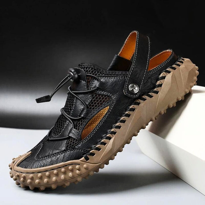 Durable men's adjustable sporty sandals with superior grip, ideal for outdoor adventures, casual wear & summer walking.