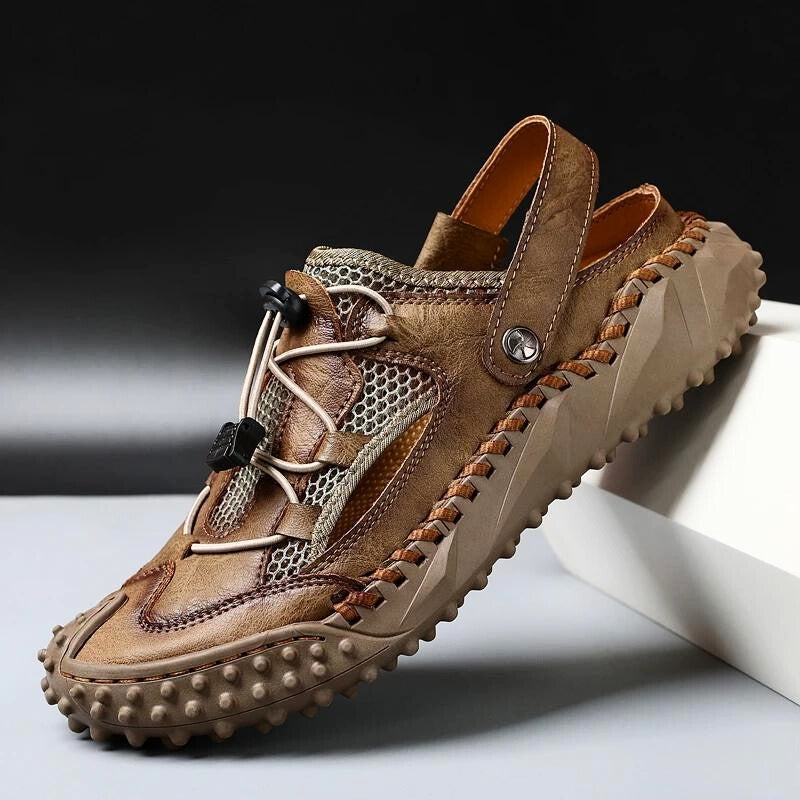 Black men's adjustable sporty sandals with cushioned footbed, offering ultimate comfort and grip for casual summer wear.