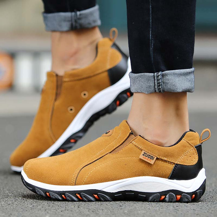 Effortless men's slip-on sporty shoes, ideal for daily comfort and active fashion.