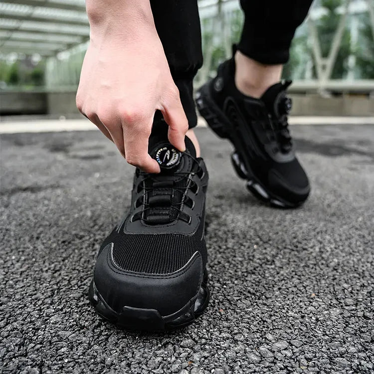 Lightweight men's safety shoes with steel toe, non-slip, ideal for quick movements.