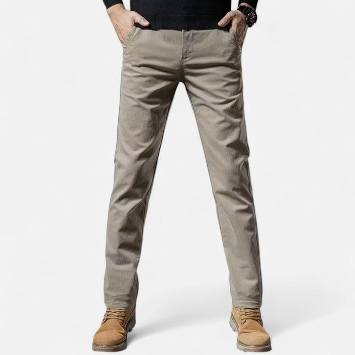Men's straight-leg tailored trousers for a refined look, ideal for office wear and smart casual style.
