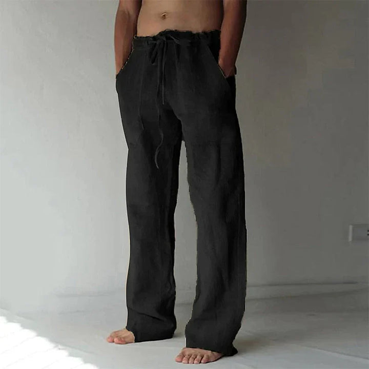 Stylish men's comfort pants with a baggy fit, ideal for relaxed everyday fashion.