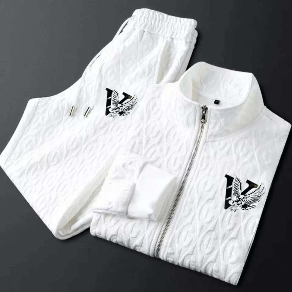 Men's stylish cable-knit tracksuit set. Comfortable full-zip jacket and matching pants for casual or active wear.
