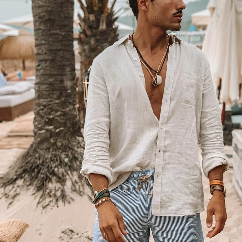 Versatile men's casual button-up shirt, ideal for everyday wear and a comfortable top.