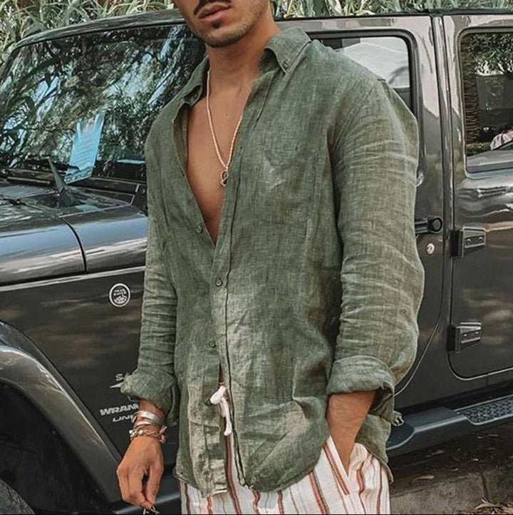 Fashionable & comfortable men's casual long-sleeve button-up shirt for versatile everyday style.
