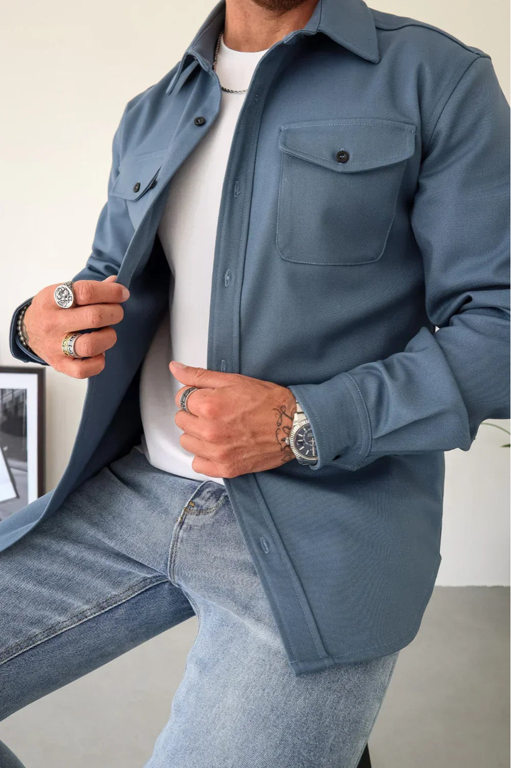 Everyday men's casual overshirt, ideal for modern layering. A stylish long sleeve button-down for smart casual outfits.