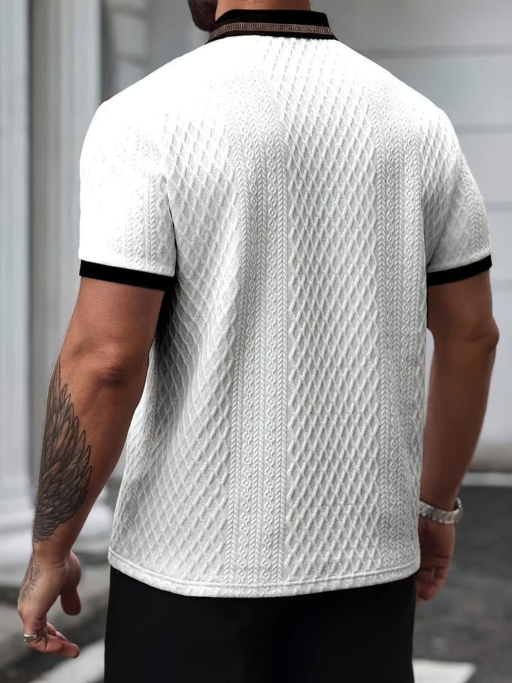 Classic fit men's colorblock polo shirt, combining modern style with casual comfort.