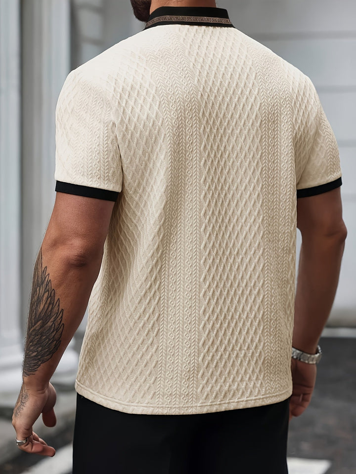 Everyday men's colorblock polo shirt, offering casual comfort and a classic summer style.