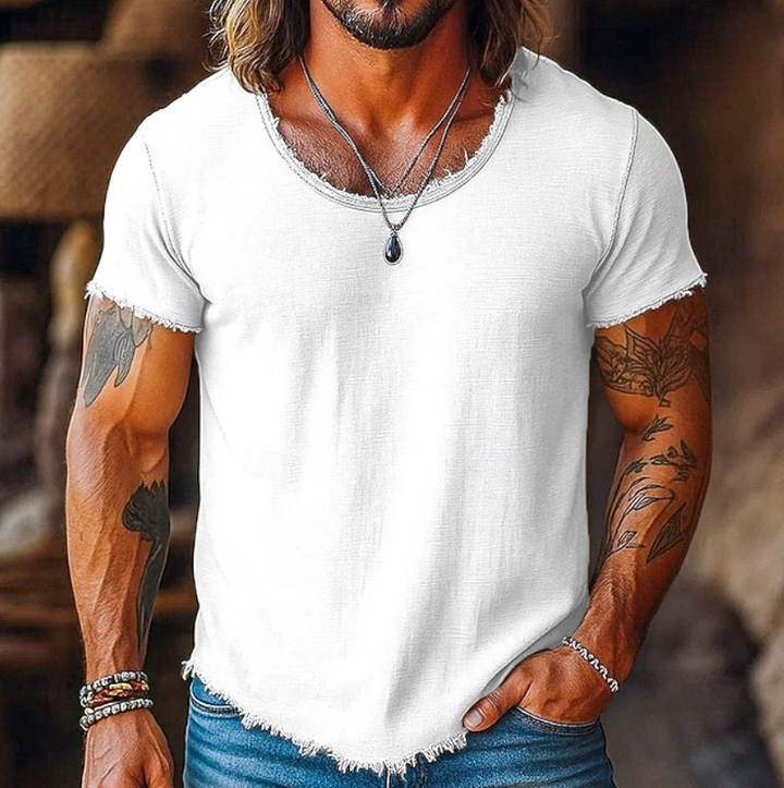 Comfortable men's crew neck shirt, ideal for summer. Versatile solid color design for effortless style.