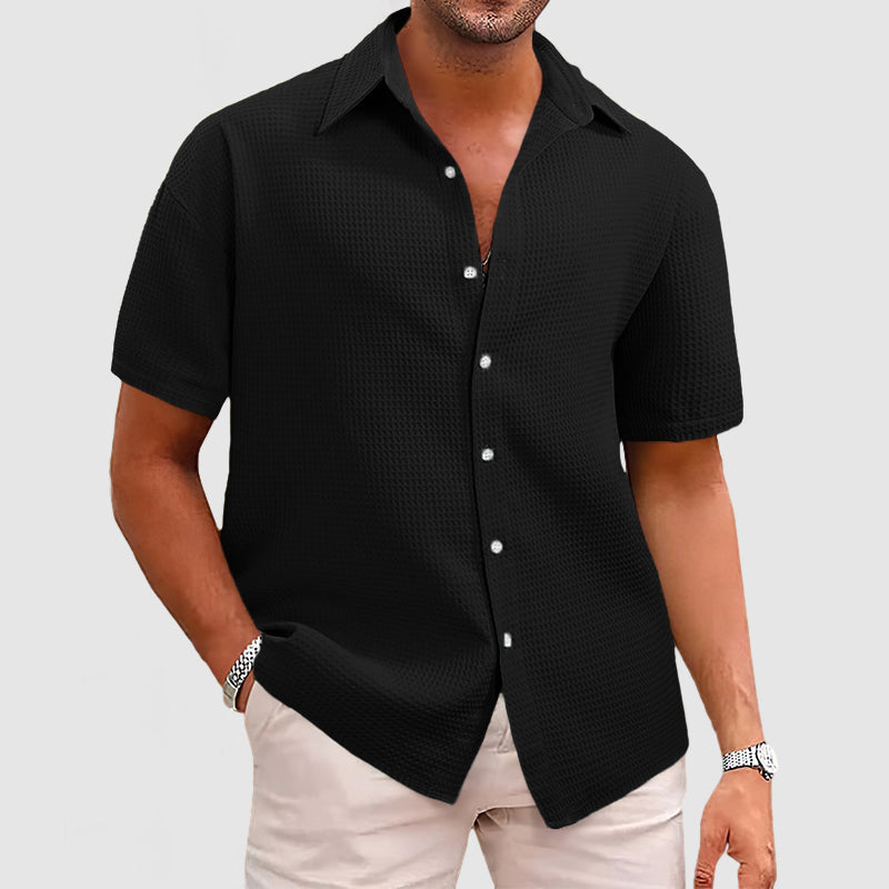 Comfortable & breathable men's short sleeve shirt, perfect for summer and casual elegance.
