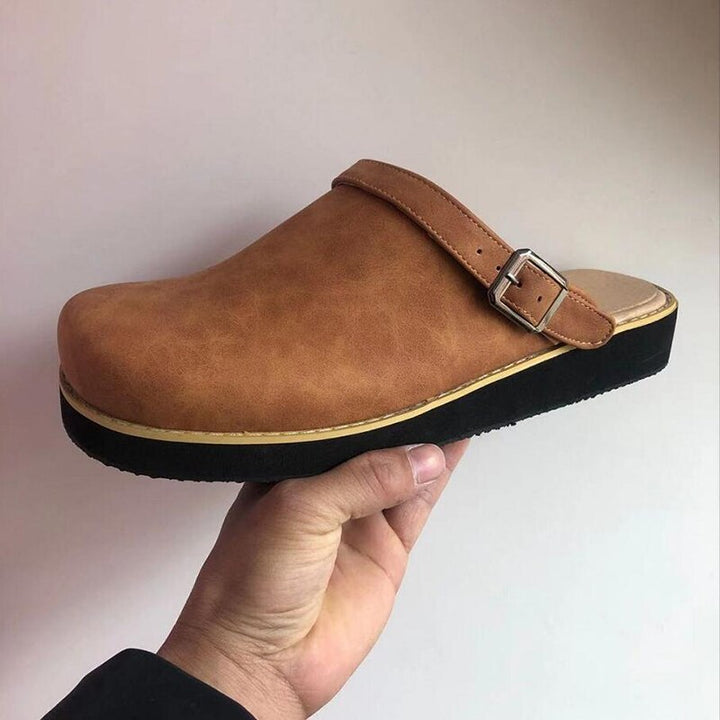 Men's stylish slip-on clogs, comfortable for everyday wear. Easy-wear casual sandals for leisure.