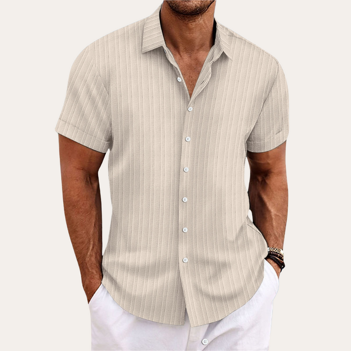 Men's stylish striped short-sleeve shirt, modern fit. Perfect for smart casual or summer fashion.