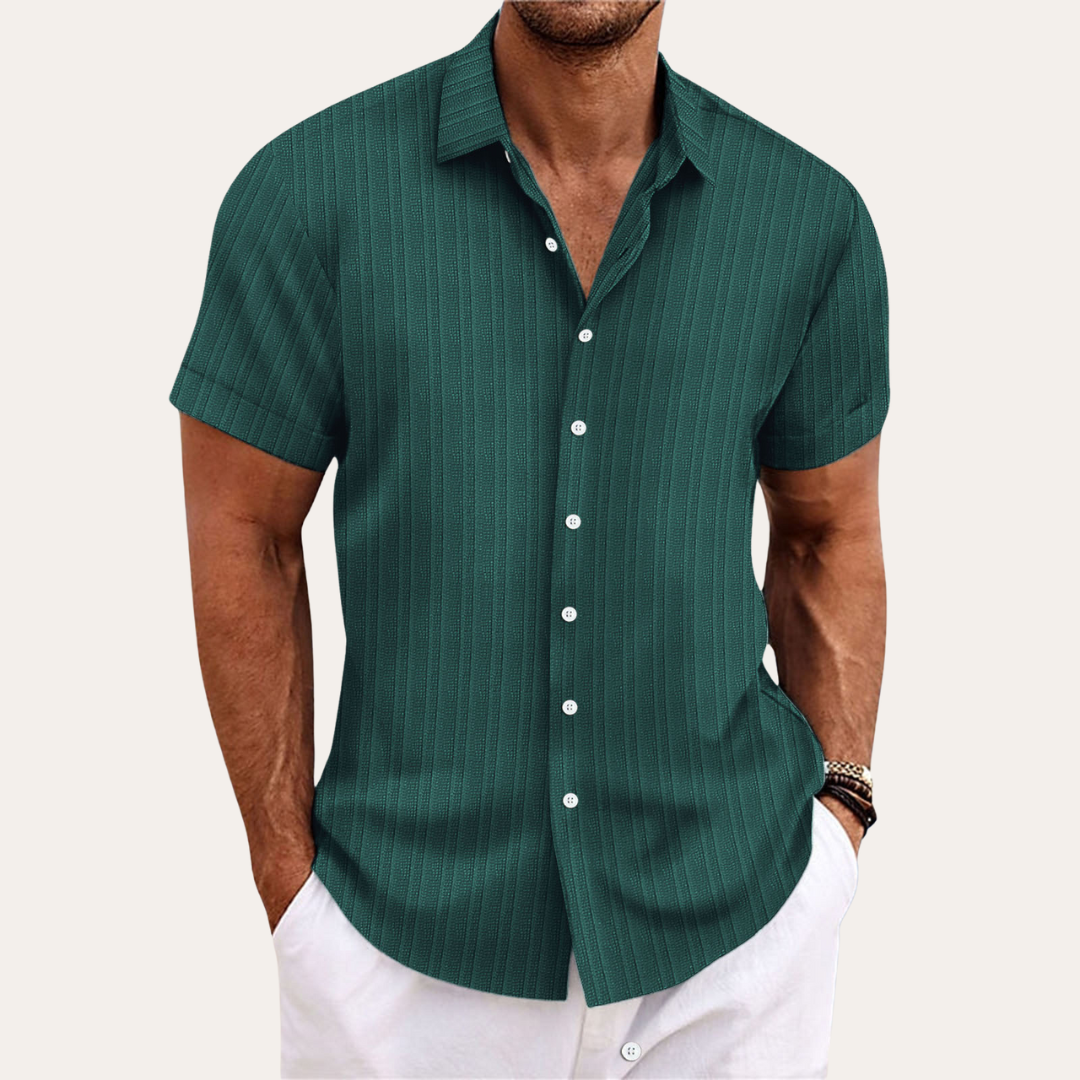 Lightweight men's striped short-sleeve shirt, comfortable for summer fashion and casual everyday wear.