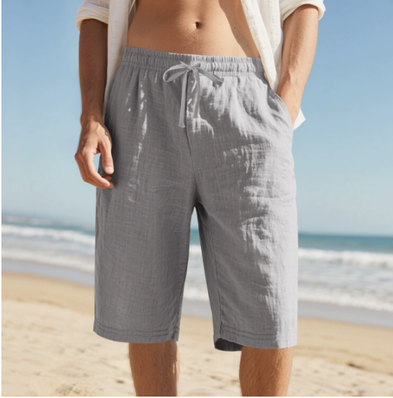 Comfortable men's casual shorts, ideal for summer vacations, beach, or everyday wear. Versatile and relaxed fit.