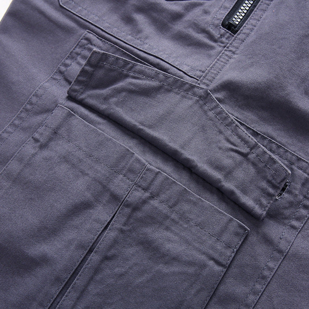 Stylish men's casual cargo shorts. Perfect for daily wear, light outdoor activities, and men's fashion.
