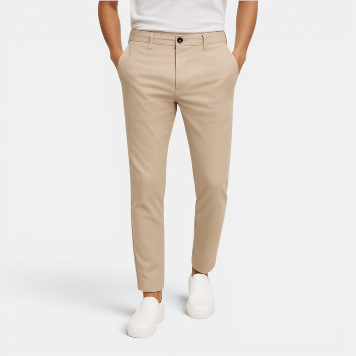 Modern men's slim fit tailored pants, ideal for business casual & office. Elevate your men's fashion.