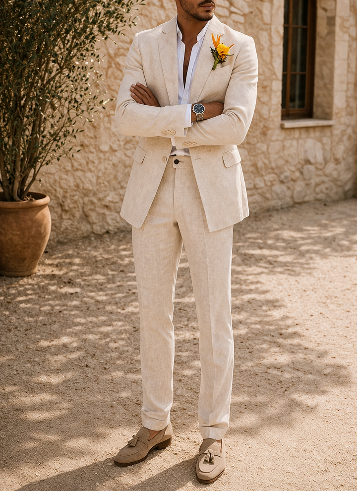Sophisticated men's tailored suit, a stylish two-piece set for formal wear, occasion wear, or any elegant event.