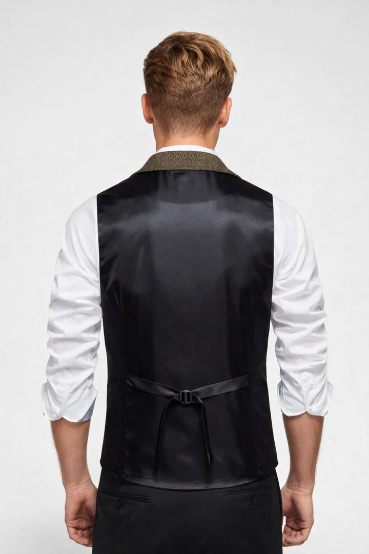 Grey men's tailored vest, elegant formalwear with notch lapels & chain detail. Great for business, weddings, or party outfits.