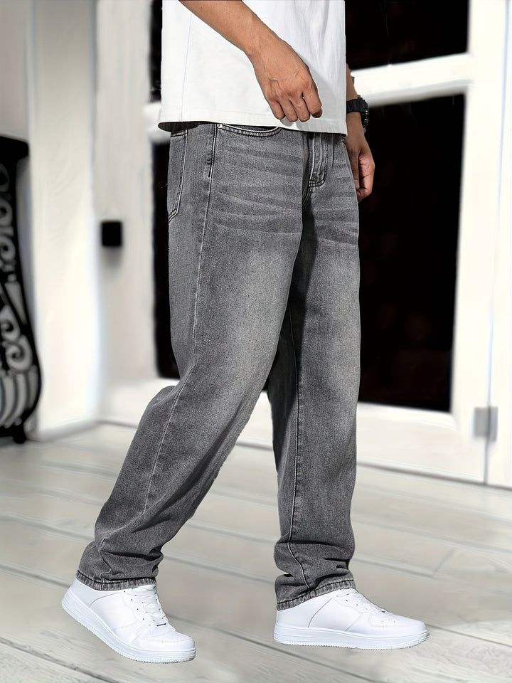Comfortable men's Thijs straight fit grey denim jeans. Durable pants ideal for versatile, everyday casual style.