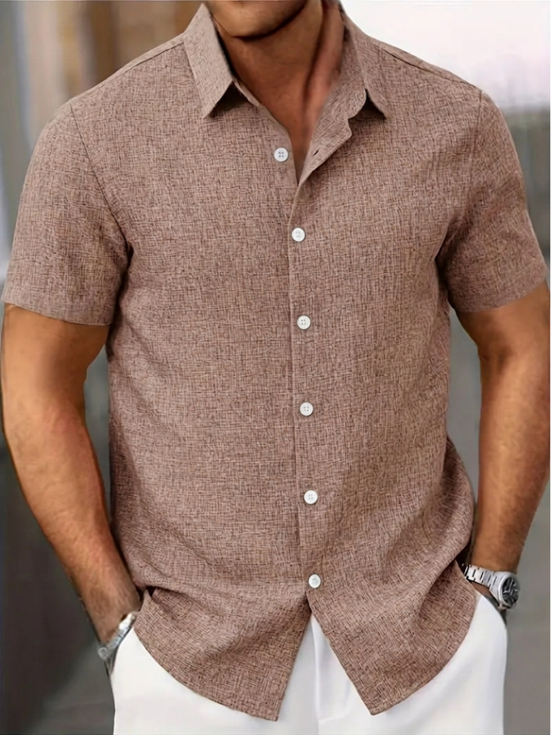 Versatile men's summer shirt, short sleeve. Trey Classic button-down for comfortable & stylish casual wear.