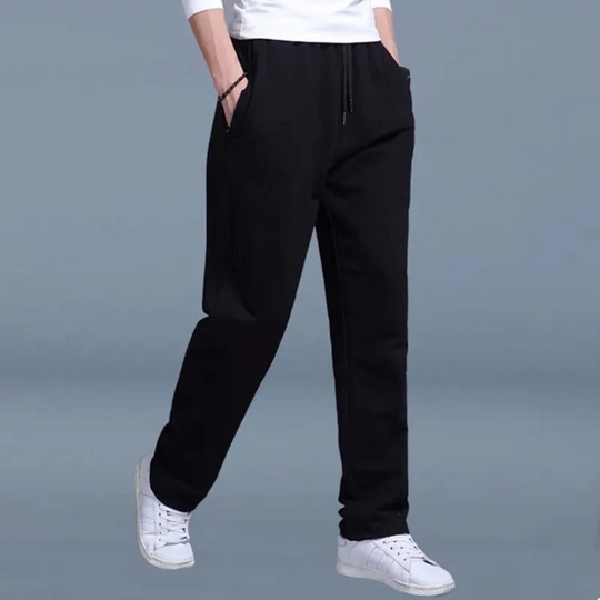 Soft men's jogging pants, ultra-comfortable sweatpants with a relaxed fit for versatile everyday wear & active lifestyle.