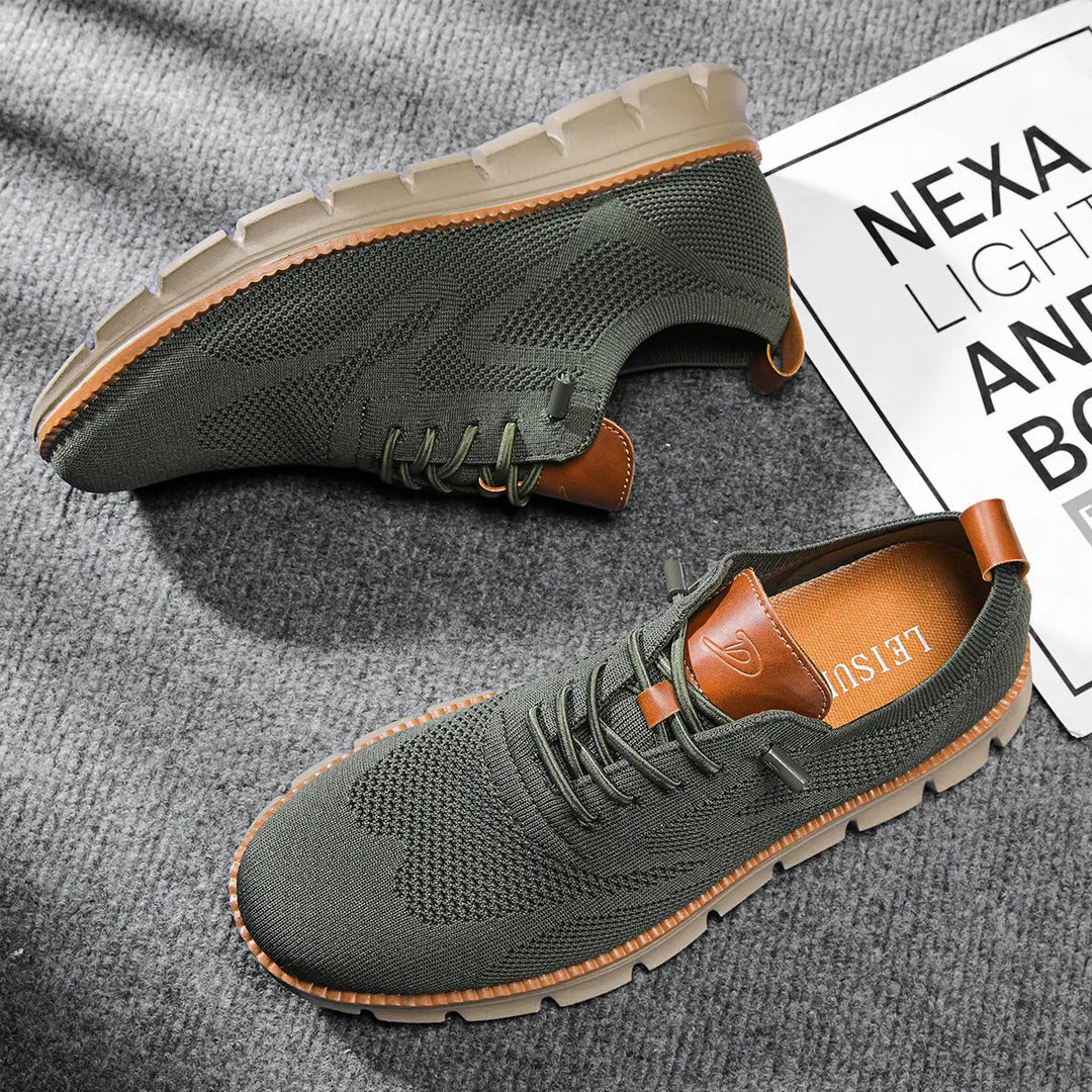 Versatile men's athletic casual sneakers, ultra-cushioned for breathable everyday performance.