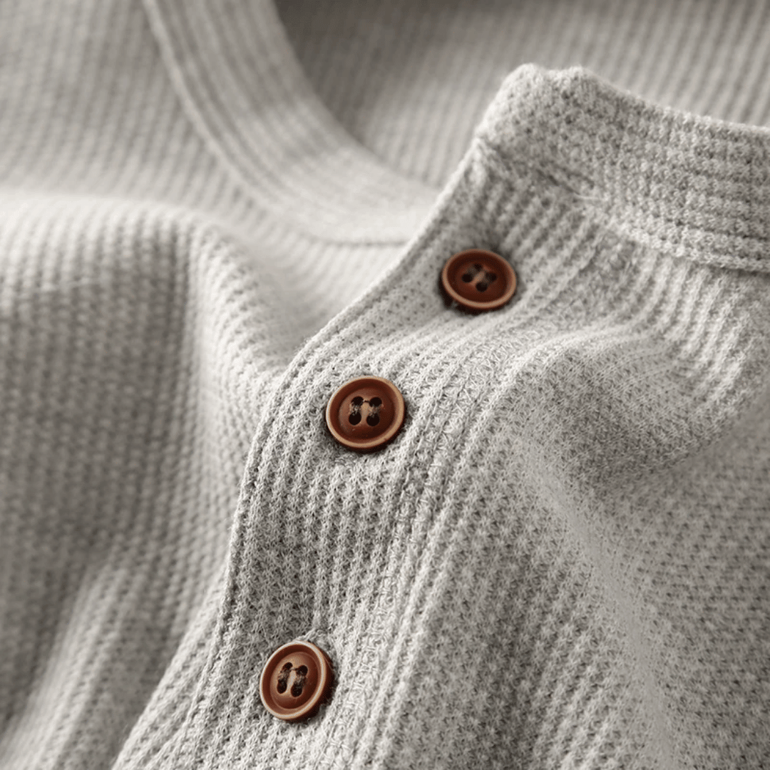 Fashionable men's ultra-soft Henley shirt, ideal for everyday wear and effortless style.