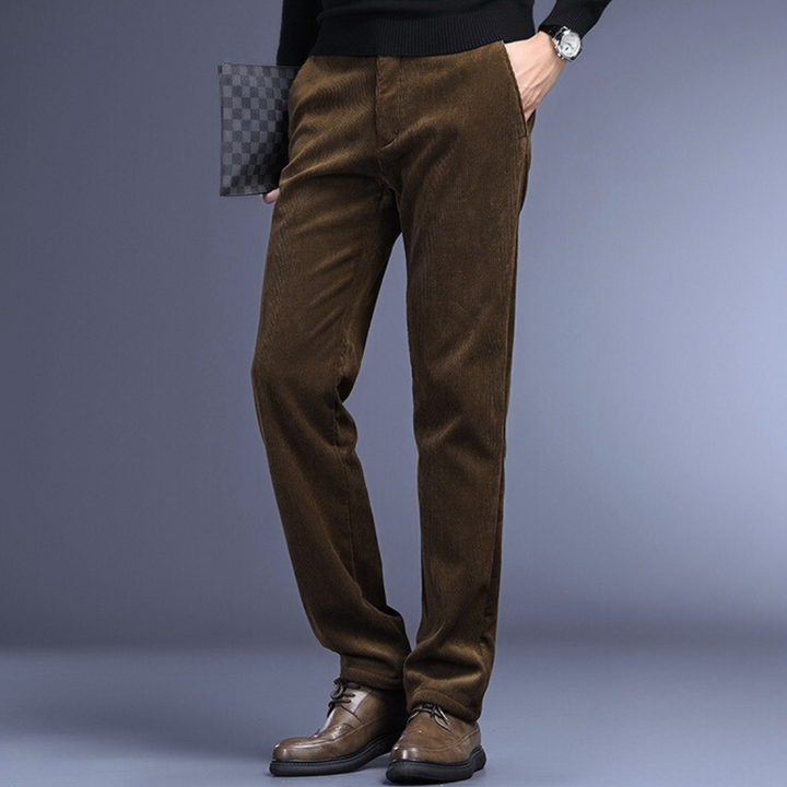 Comfortable men's ultra-soft stretch trousers, combining modern style with excellent flexibility for daily wear.