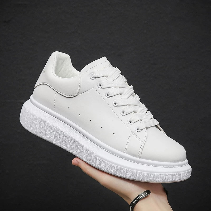 Modern men's casual shoes, sleek design and lightweight comfort for any urban adventure.