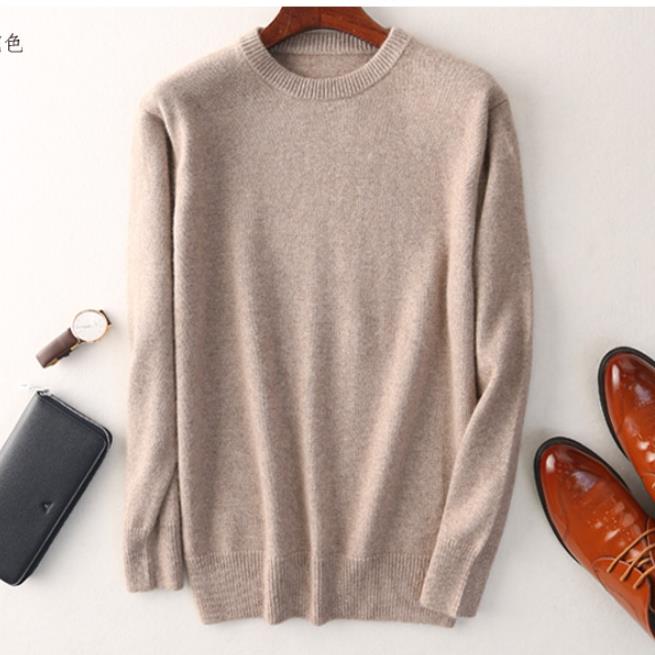 High-quality men's V-neck long sleeve sweater, designed for lasting comfort and style.