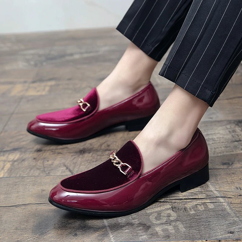 Comfortable men's velvet orthopedic slip-on loafers. Features an elegant gold chain, ideal for dress or casual.