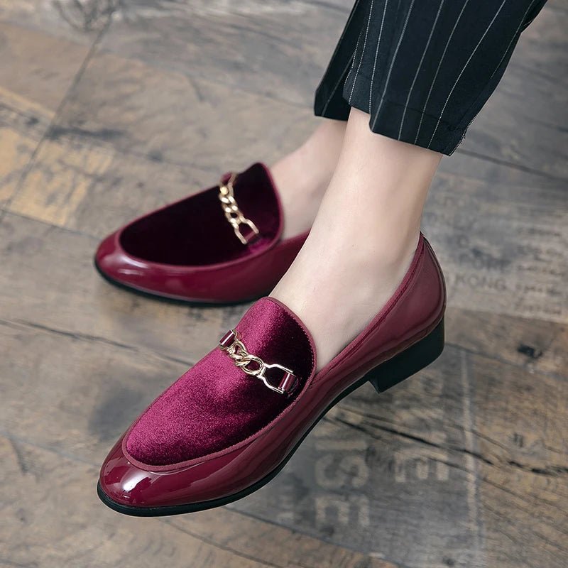 Luxurious men's velvet slip-on loafers with decorative gold chain. Orthopedic support for all-day wear.