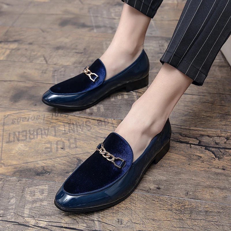 Orthopedic men's velvet slip-on loafers with elegant gold chain. Comfortable, supportive, formal fashion.