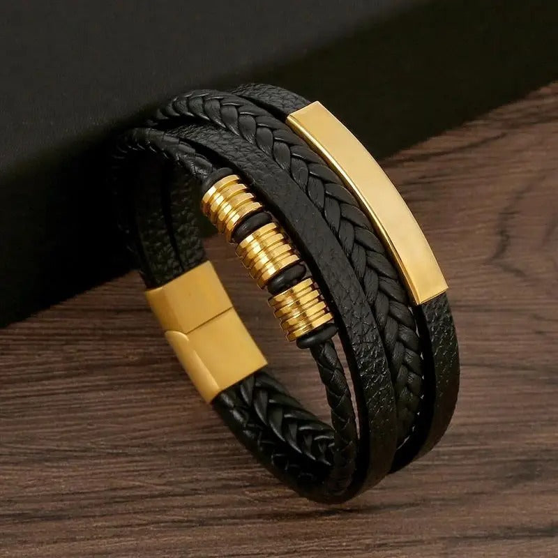 Elegant men's bracelet, perfect for elevating both casual and formal outfits. A sophisticated men's fashion accessory.