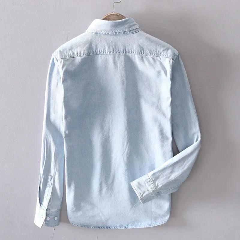Stylish men's casual button-down shirt, long sleeve, relaxed fit, for classic everyday looks.