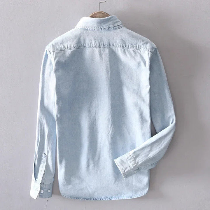 Stylish men's casual button-down shirt, long sleeve, relaxed fit, for classic everyday looks.