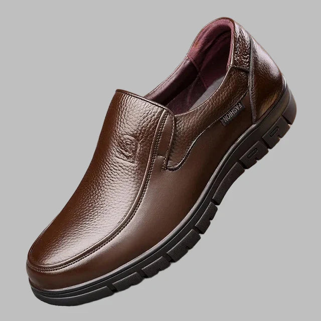 Comfortable men's walking shoes with soft sole for all-day wear. Waterproof & casual, ideal for everyday footwear.