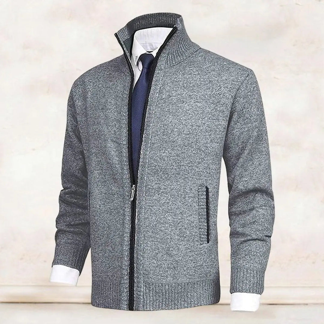 Comfortable men's zip-up cardigan with stand collar. Fleece-lined warm jumper, ideal for fall/winter outfits.