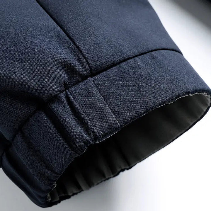 Casual men's water-resistant jacket with full zip, essential outerwear for changing spring and autumn temperatures.
