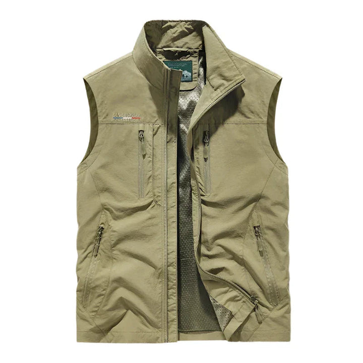 Men's waterproof gilet vest for outdoor activities, featuring a lightweight, weather-resistant design.