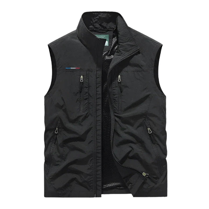 Casual men's sleeveless jacket, a versatile waterproof gilet, perfect for layered outdoor fashion & travel.