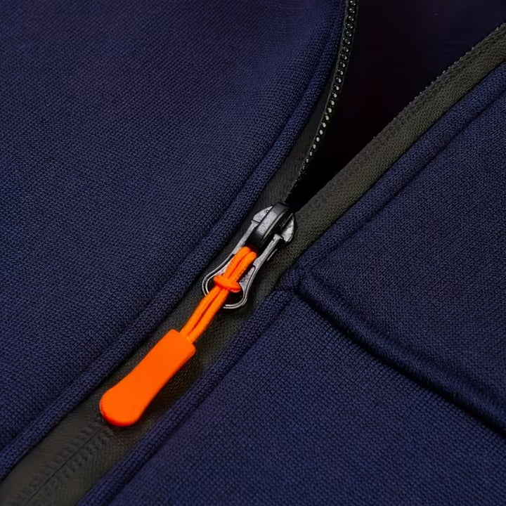 Everyday men's loose fit waterproof coat, zip-up and hooded for casual style.