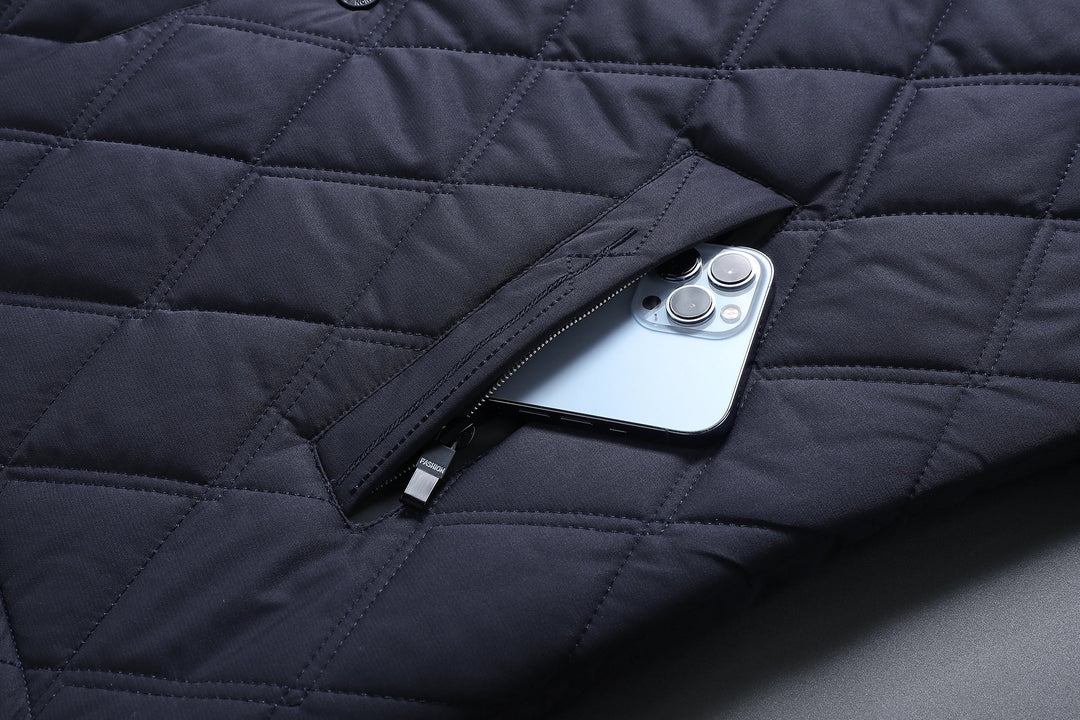 Stylish men's transition jacket, waterproof & warm, suitable for casual autumn & winter fashion.