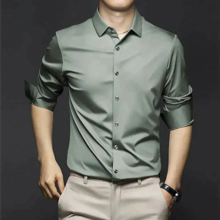 Versatile men's wrinkle-free dress shirt. Low-maintenance long sleeve button-up ideal for office & formal events.